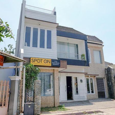 Spot On 1712 Griya Shanta Residence Μαλάνγκ Εξωτερικό φωτογραφία