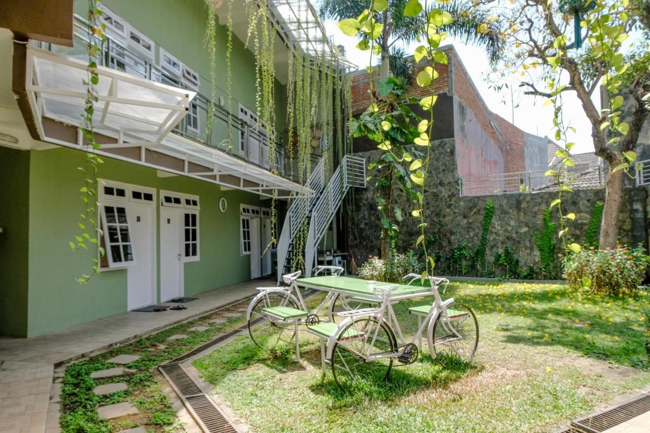 Spot On 1712 Griya Shanta Residence Μαλάνγκ Εξωτερικό φωτογραφία